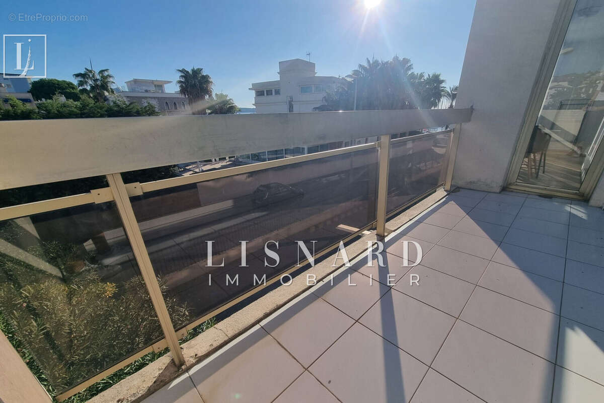 Appartement à VALLAURIS