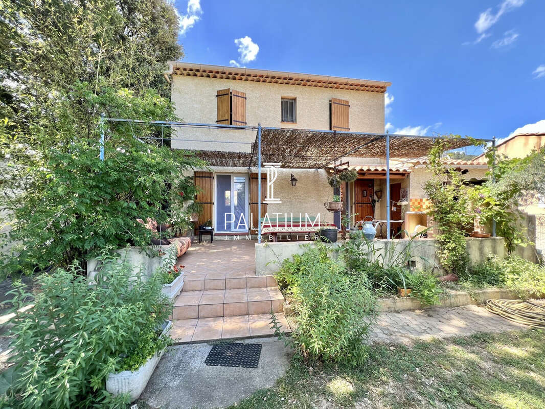 Maison à GREOUX-LES-BAINS