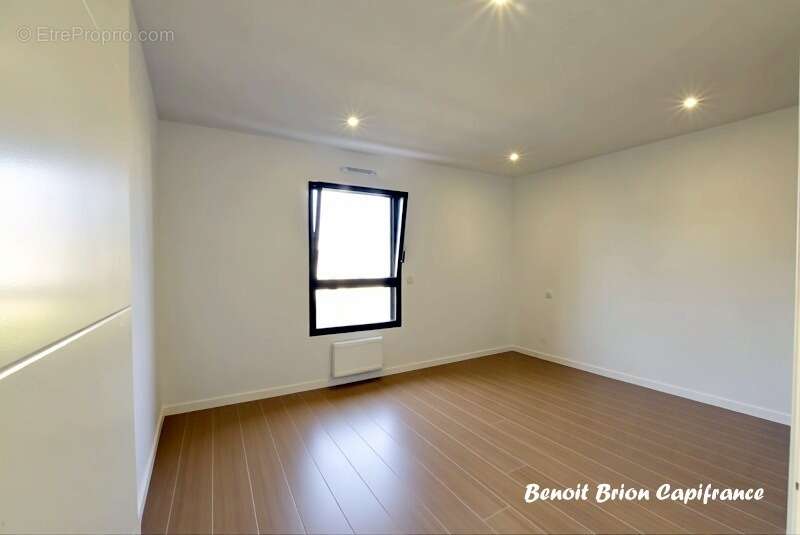 Maison à LA CHAPELLE-DES-FOUGERETZ