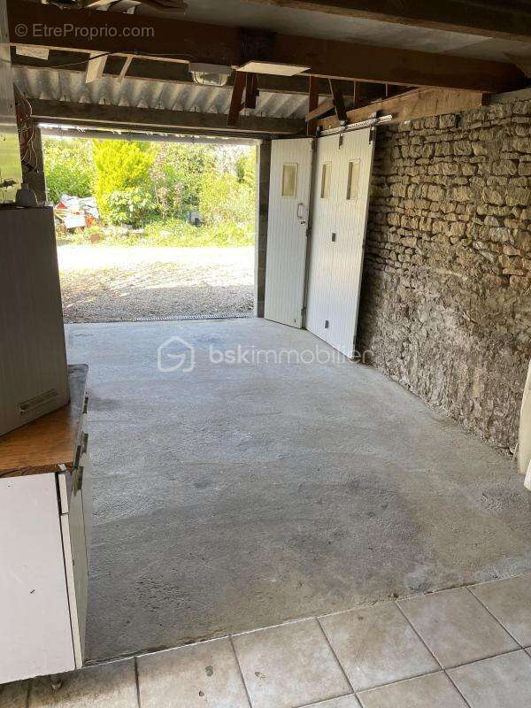 Maison à MERY-CORBON