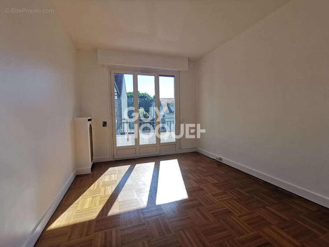 Appartement à FONTENAY-SOUS-BOIS