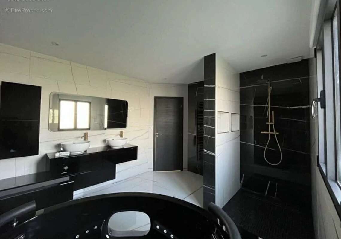 Maison à NOYERS-SUR-CHER