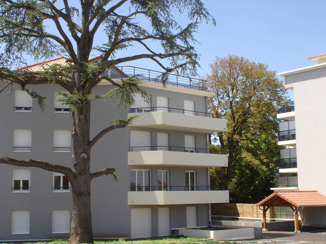 Appartement à MEYZIEU