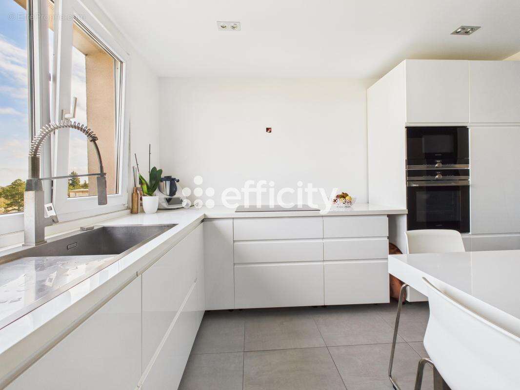 Appartement à RILLIEUX-LA-PAPE