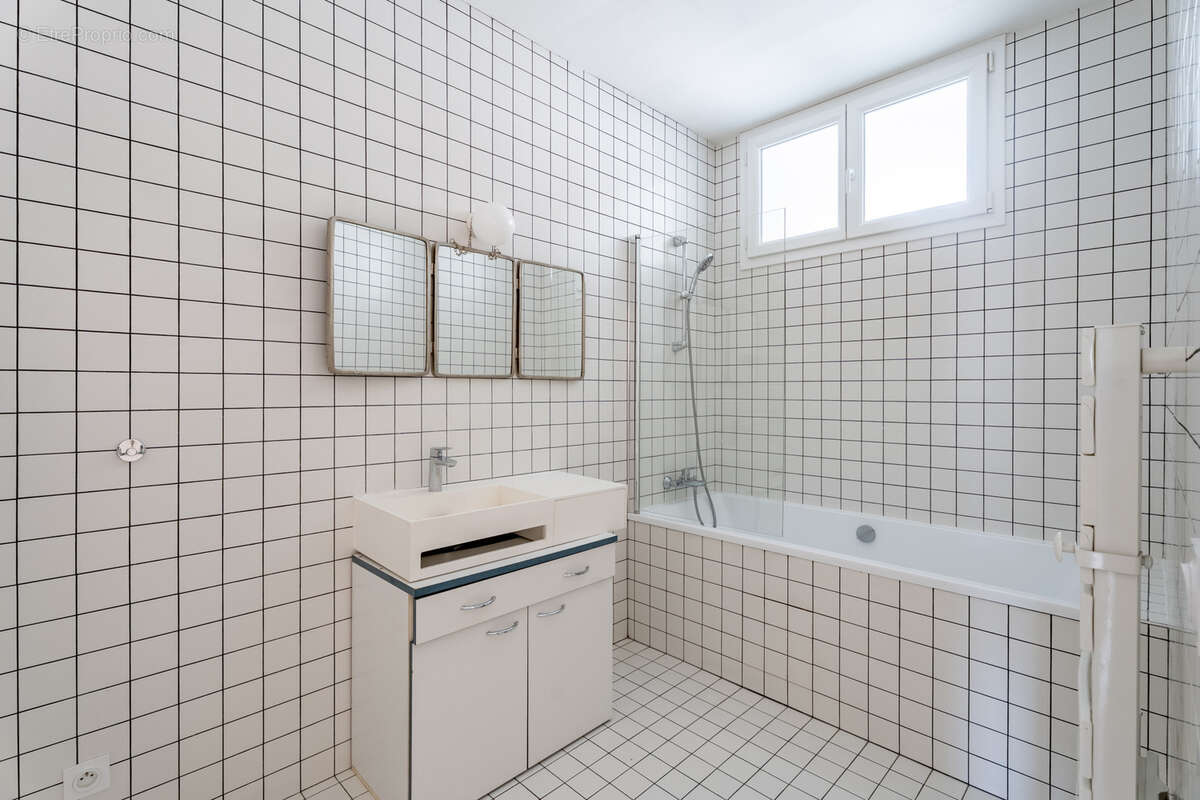 Appartement à MARSEILLE-2E