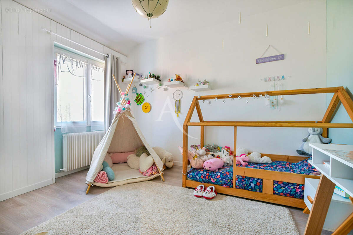 Maison à OZOUER-LE-VOULGIS