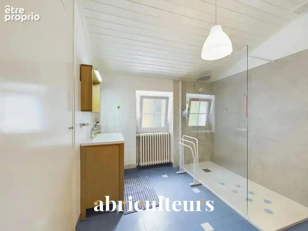 Grande villa de 200m² en front de mer  Très belle parcelle aux multiples possibilités en vente à L'Épine (85740) - photo 11