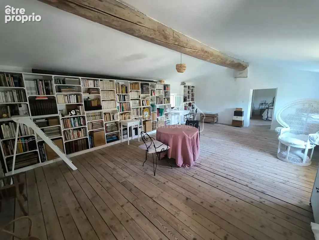Château avec tour + annexe independante en chaumière - 237 m² - terrain 3140 m² -carpentras - photo 13