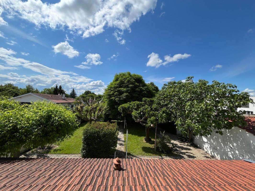 Maison à AMBARES-ET-LAGRAVE