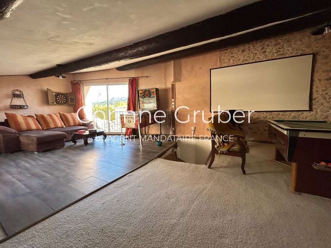 Appartement à MEZEL