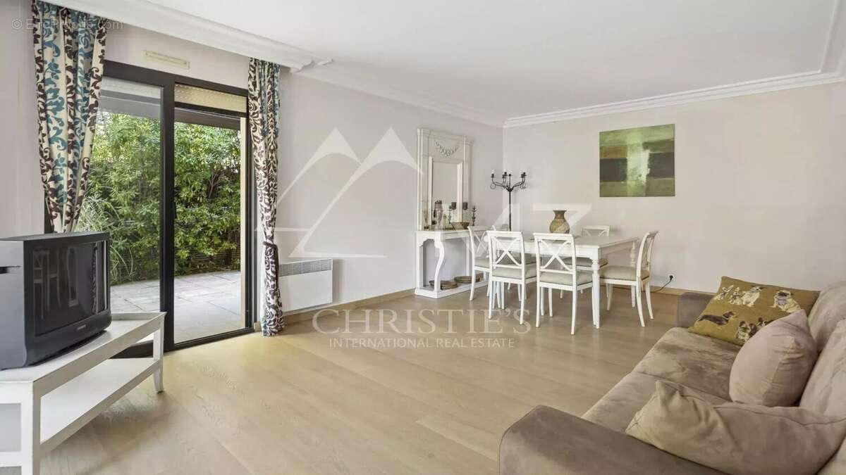 Quartier Montrose, appartement de 3 pièces avec jardin de 148m2 - photo 3