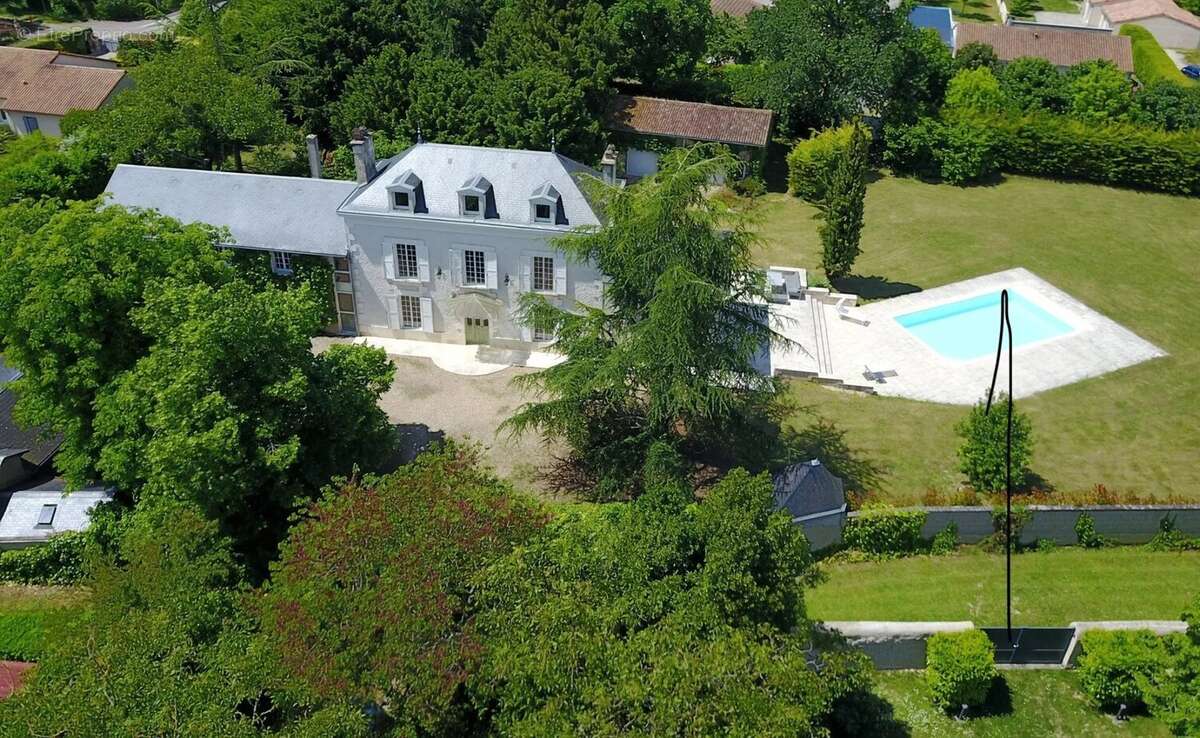 Belle propriété avec piscine avanton - photo 2