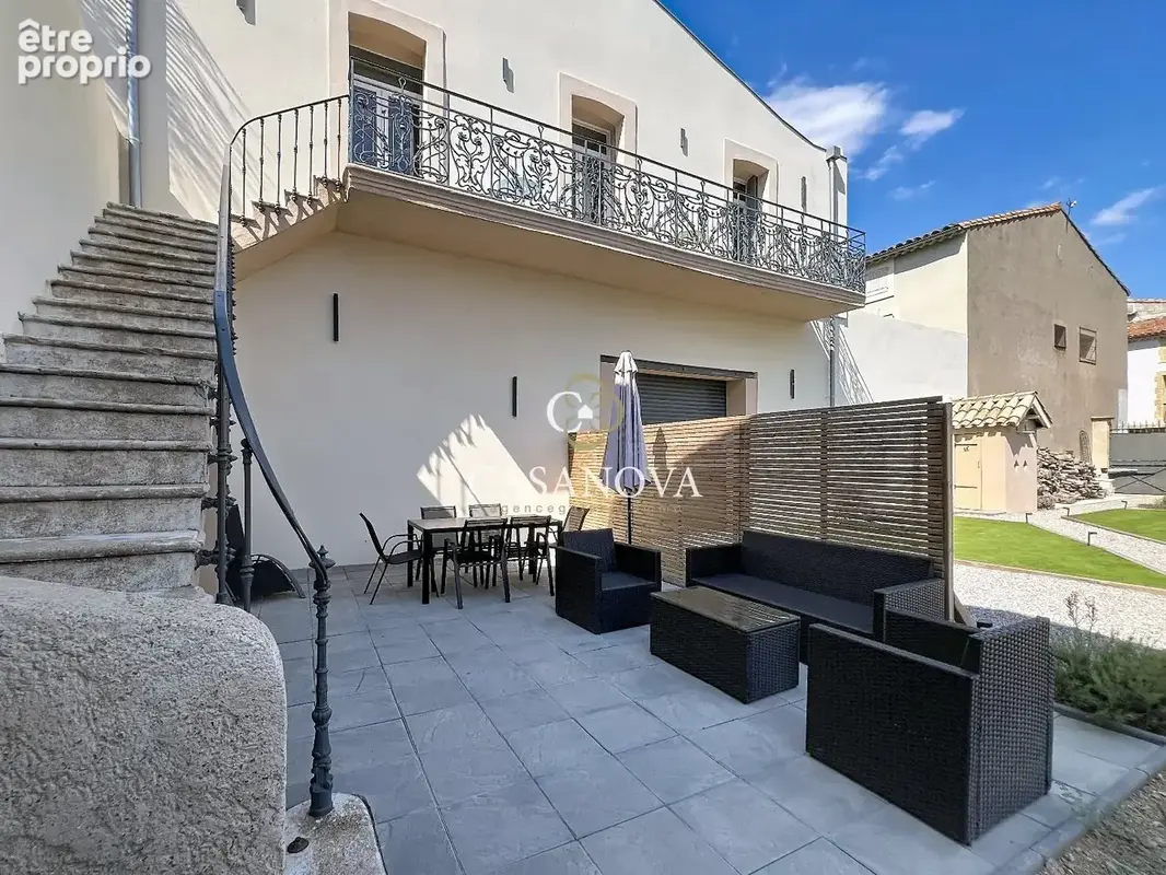 Propriété de caractère entre Pézenas et Béziers  Un lieu aux multiples possibilités: maison de famille ou lieu de réception - photo 7