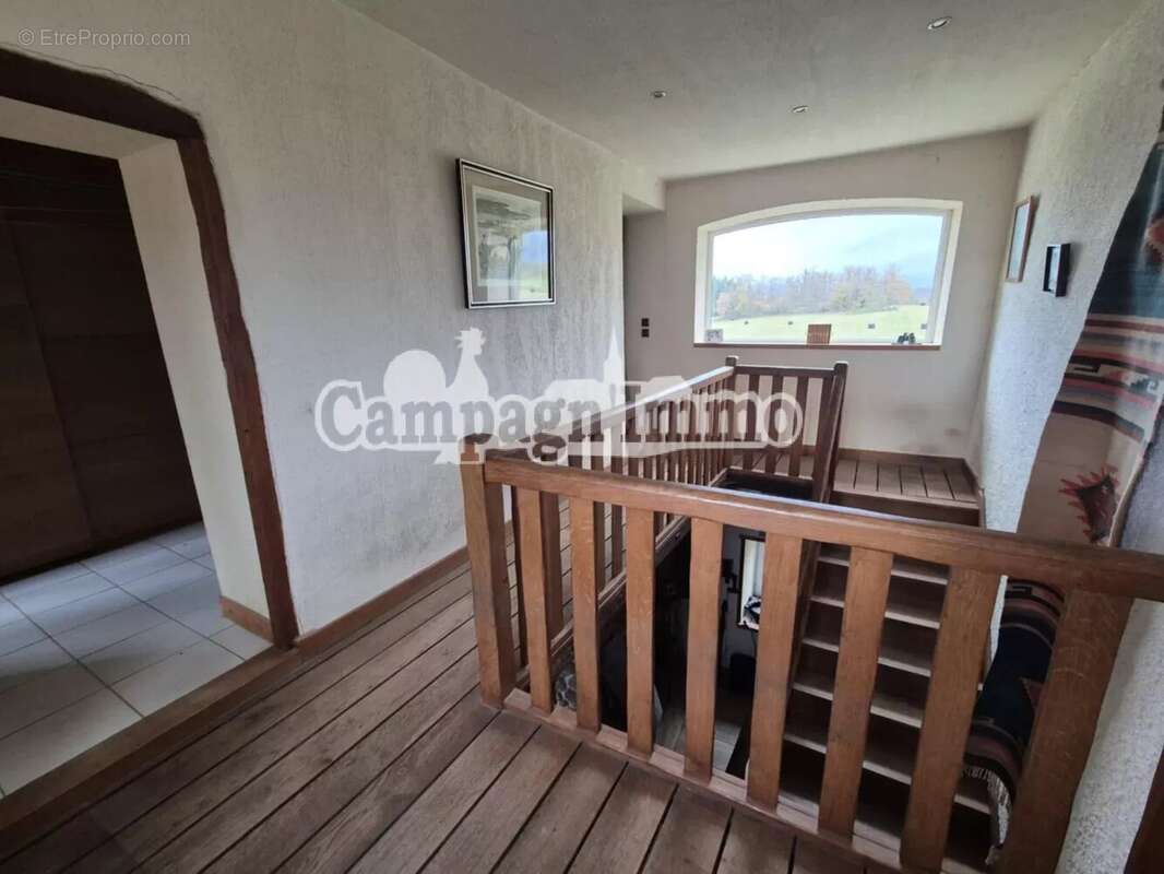 Maison à SAINT-LAURENT-DE-CHAMOUSSET