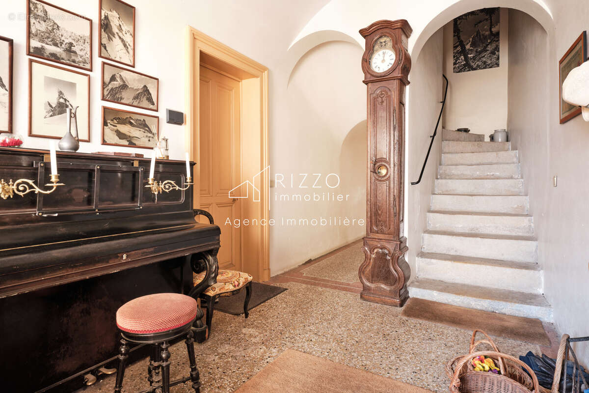 À Vendre : Ensemble Immobilier de 10 Pièces   Cachet Rare & Volumes Exceptionnels - photo 12