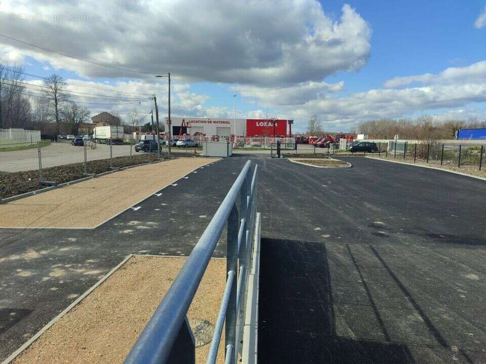 Autre à BOURGOIN-JALLIEU