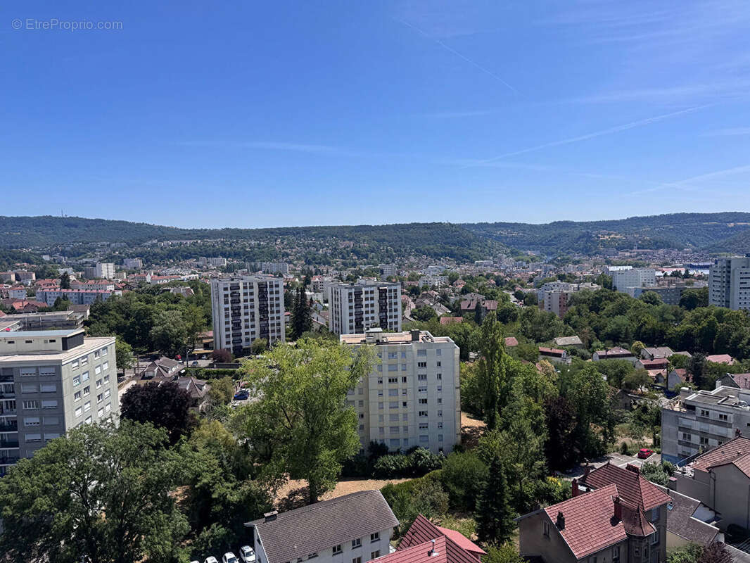 Appartement 4 pièces à vendre au 12ème étage à Besançon - Réf. 5982 - photo 2
