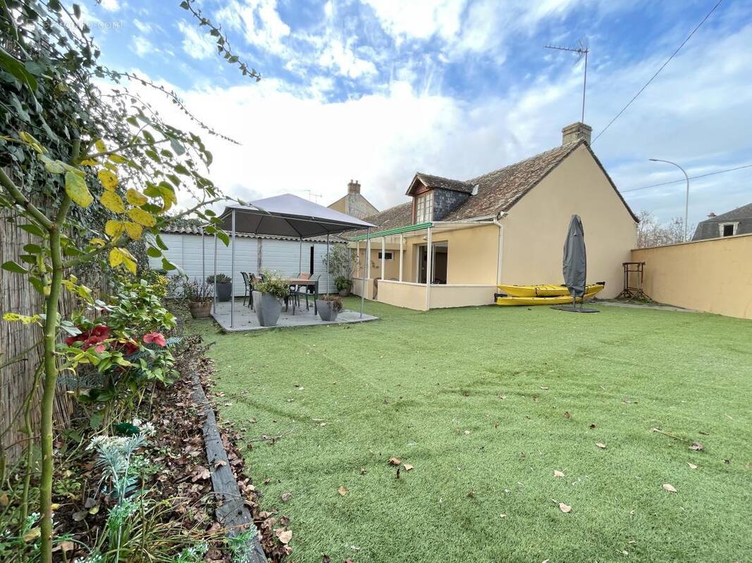 Maison à MONTFORT-LE-GESNOIS