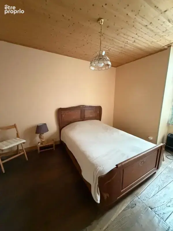 La Rochefoucauld. Immeuble avec magasin et appartement - photo 12
