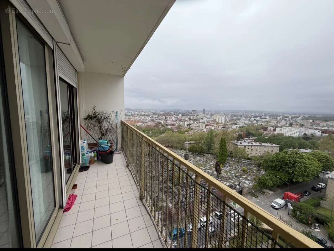 Appartement à LES LILAS