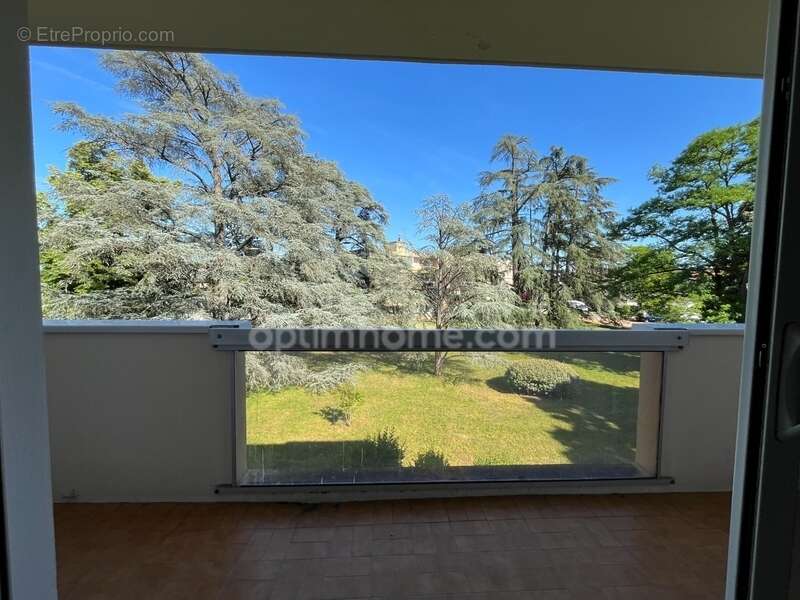 Appartement à MEYZIEU