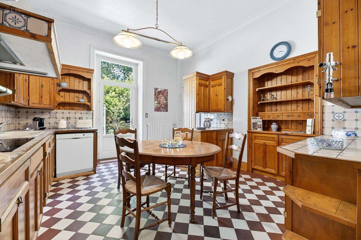 Maison 370 m² à Corgnac-Sur-L'isle  - photo 8