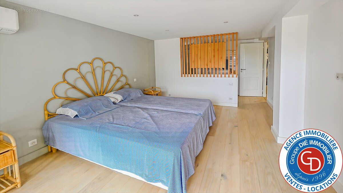 Magnifique villa rénovée avec 5 chambres, piscine et garage - photo 24