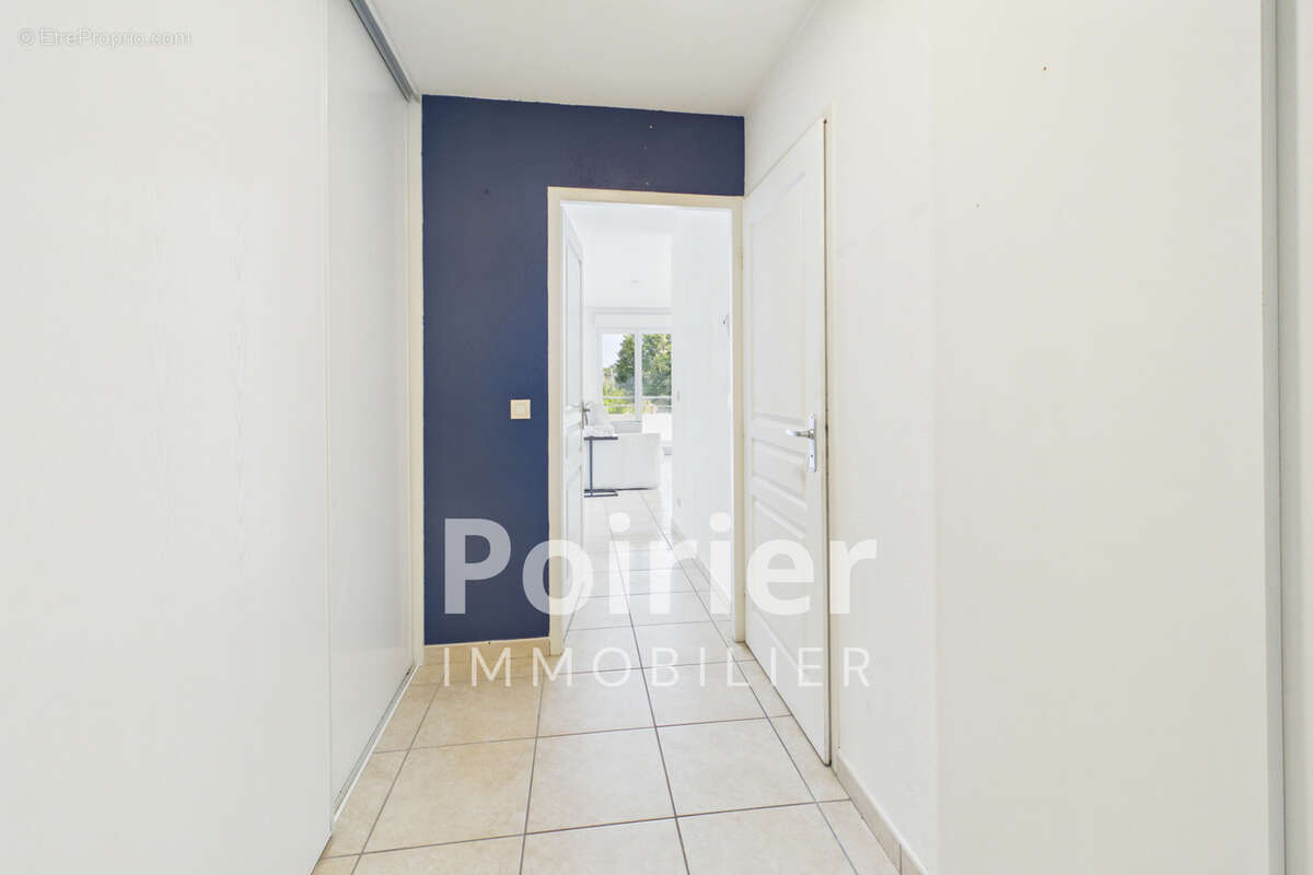T2 de 55 m2 avec terrasse, balcon, cave et parking sécurisé à Annemasse - photo 5