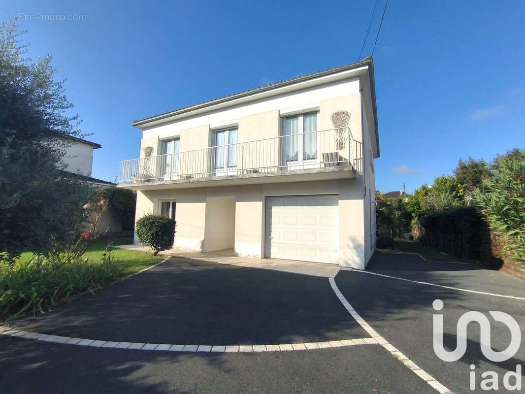 Photo 2 - Maison à POITIERS