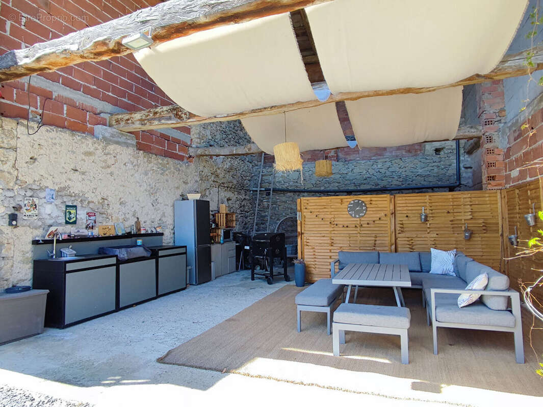 Maison avec gîte, piscine, jardin constructible et garage - photo 16