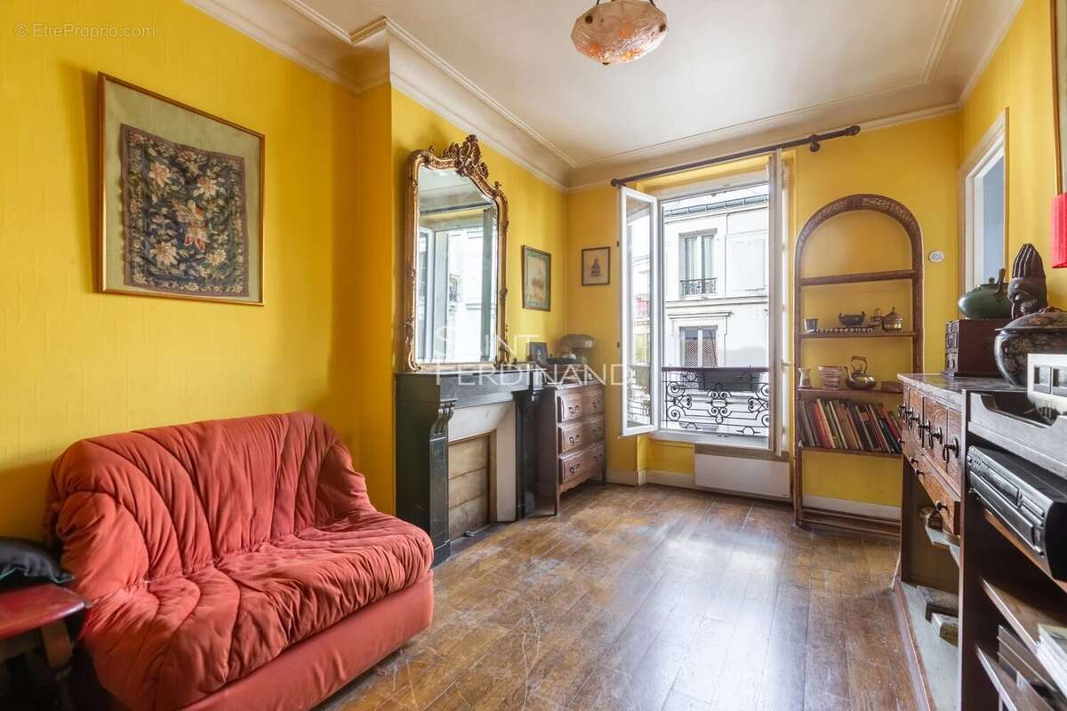Appartement à PARIS-17E