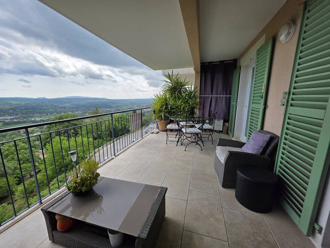 Appartement à MONTAUROUX