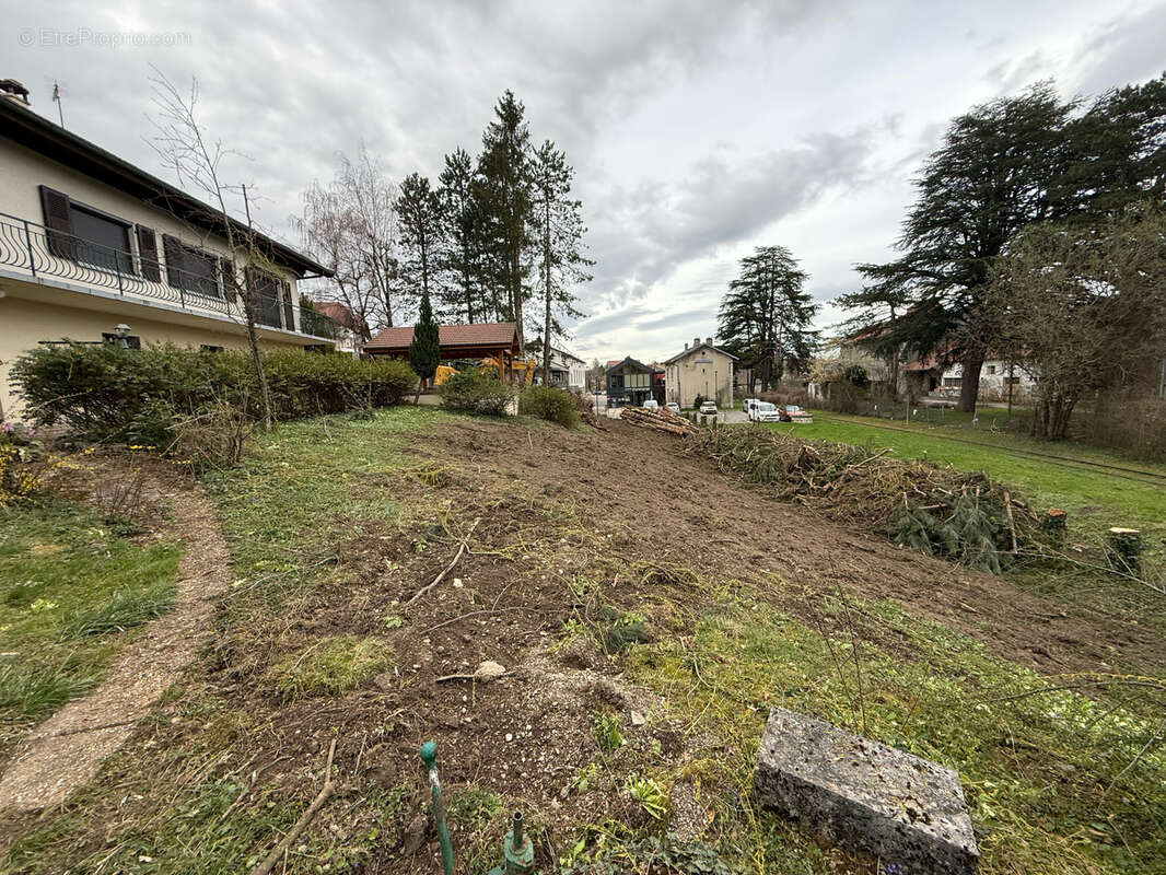 Terrain à CHEVRY
