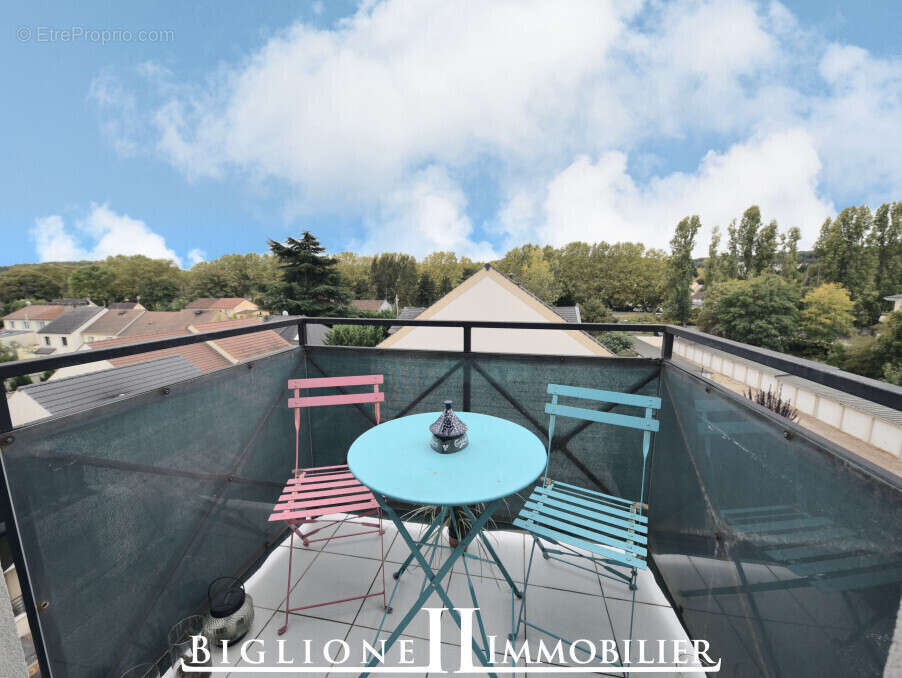 Appartement à VAUJOURS