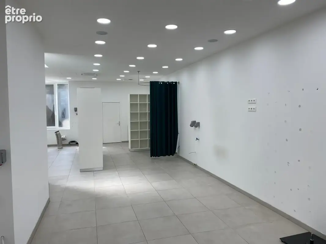 Local commercial 100 m2 - photo 2