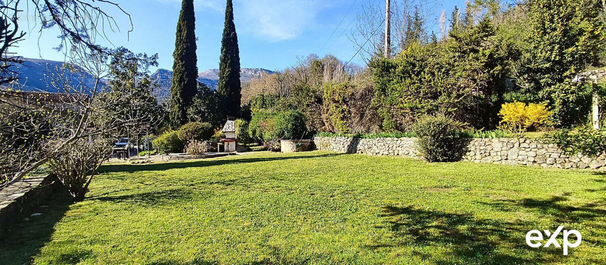 Maison à TOURRETTES-SUR-LOUP