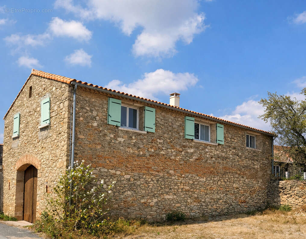 Maison vigneronne avec grande remise, garage sur grande parcelle de 9000 m2 - photo 2