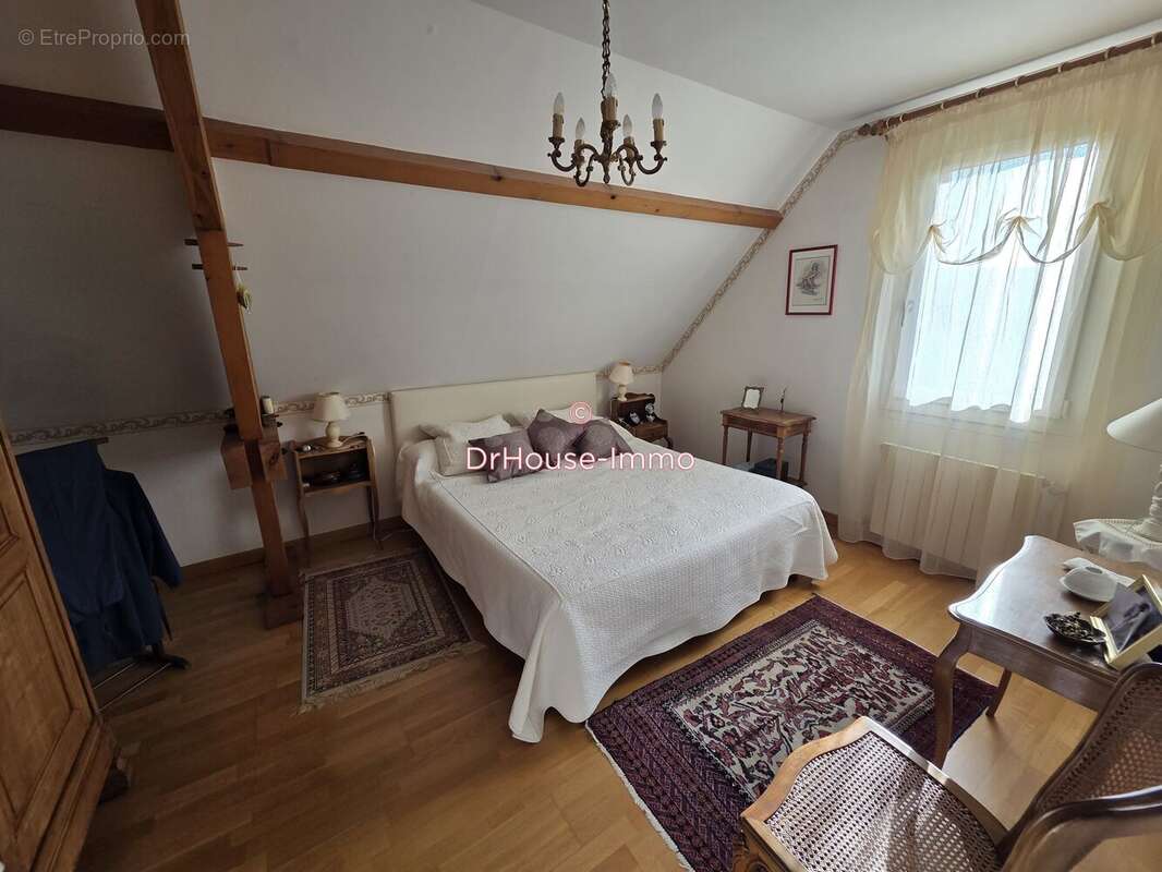 Maison à SAINT-JULIEN-LES-VILLAS