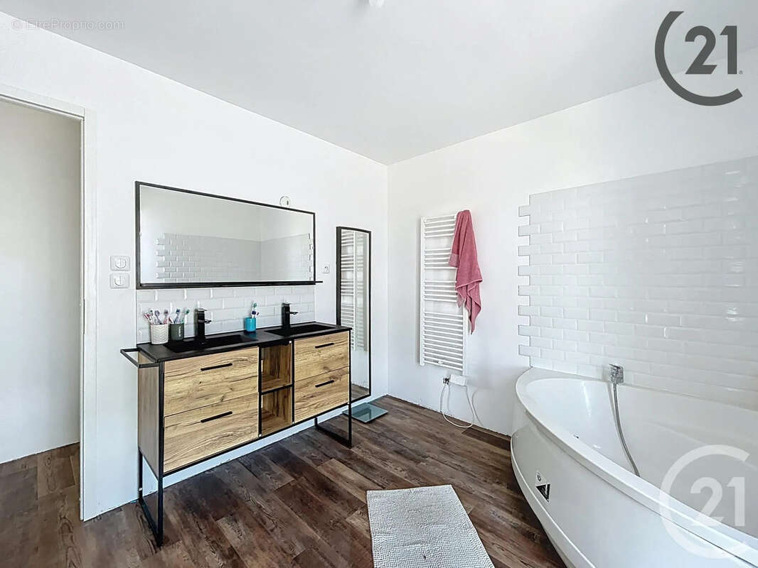 Maison à PRUNAY-BELLEVILLE