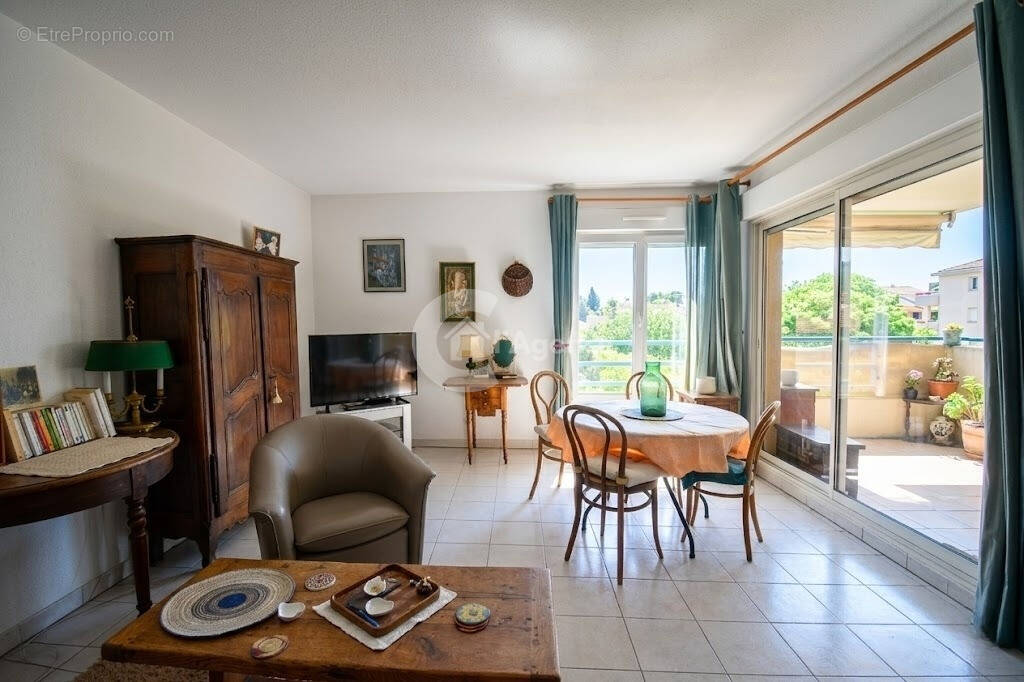 Appartement à MOUANS-SARTOUX