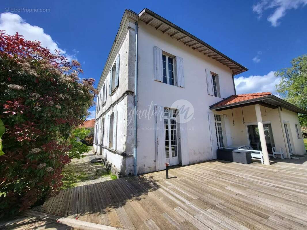 Maison à SALLES