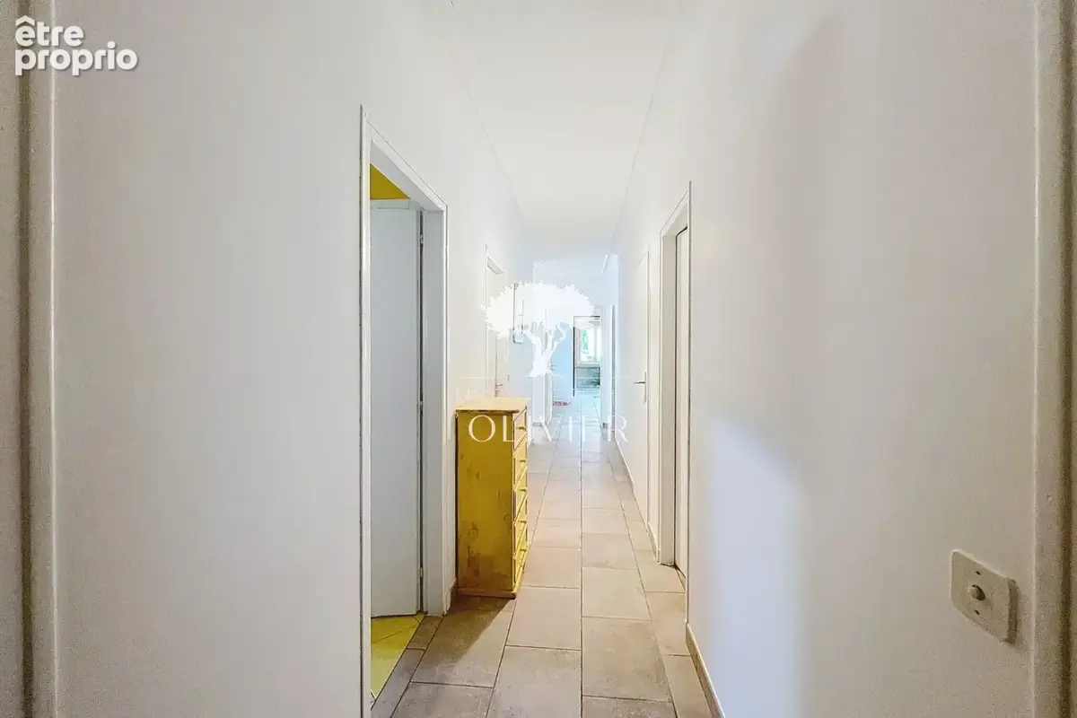 Maison 7 pièces 250 m² à vendre à Saint-Saturnin-Les-Apt (84490) - photo 9
