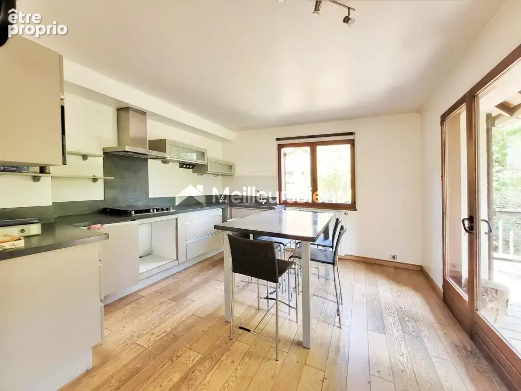 Maison familiale 7 pièces avec dépendances et grand terrain aux Orres - photo 7