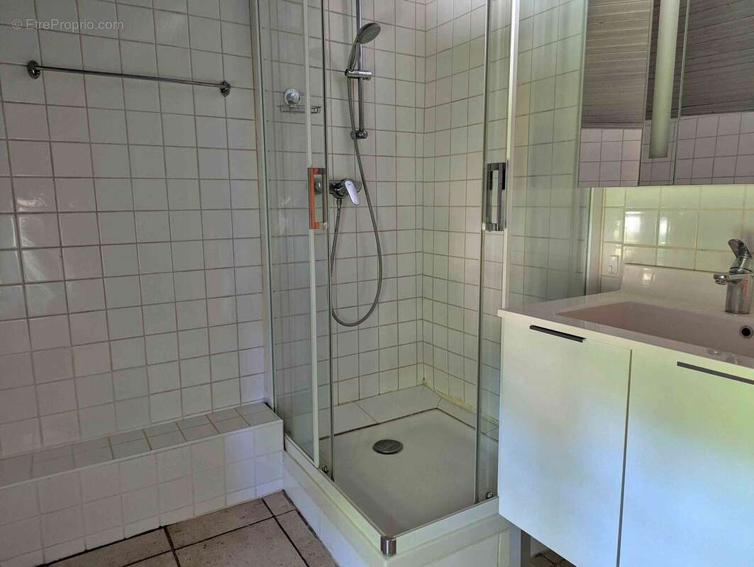 salle d\'eau - Maison à MOUFFY