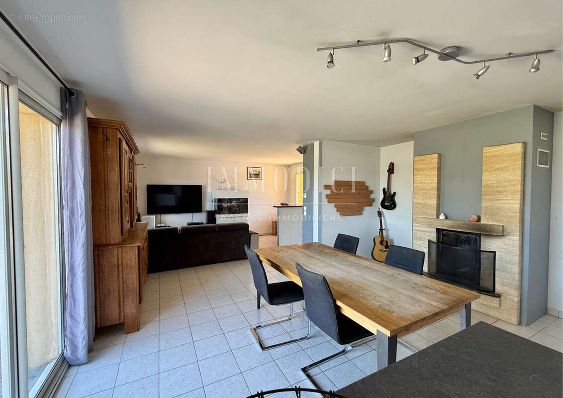 Villa familiale de plain-pied et sa jolie vue sur les collines - photo 10
