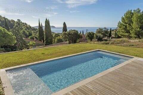 Maison à CARQUEIRANNE