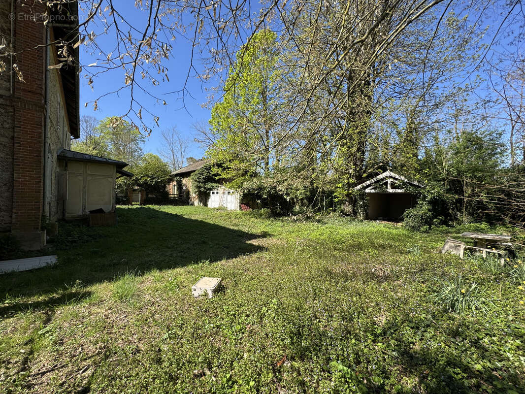 Terrain à LA ROCHETTE