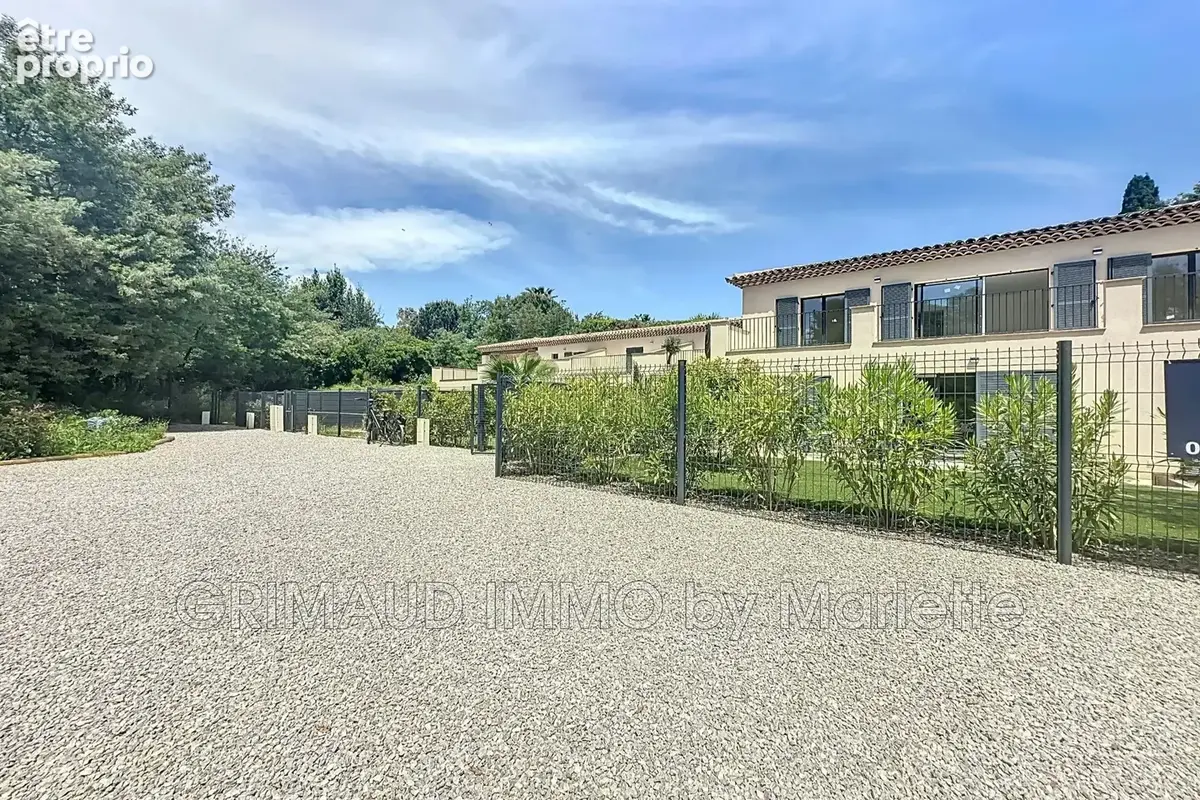Appartement à GRIMAUD