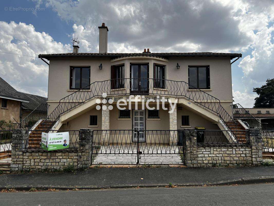 Maison 181 m² à Marcay  - photo 2