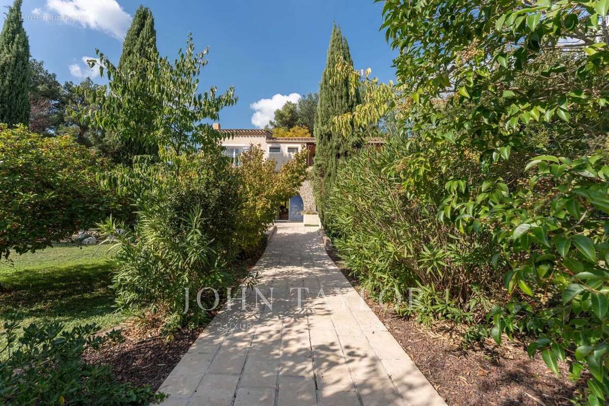 Maison à BOUC-BEL-AIR